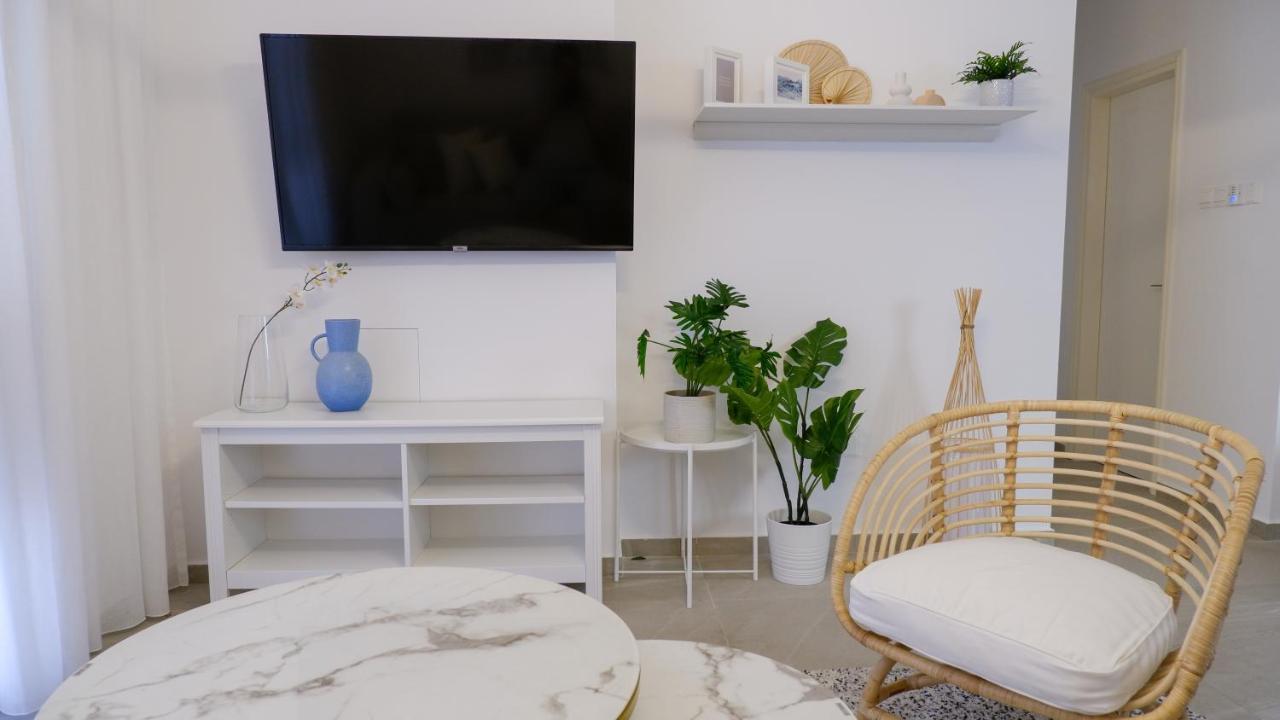 Ikaria Sea View Apartment Klorakas エクステリア 写真